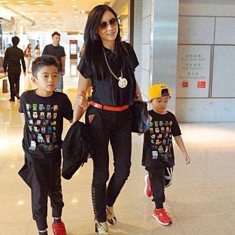 谢霆锋与孩子最新照片,最新亲子照曝光！