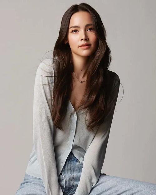 尤拉萨雅个人资料,才华横溢的艺术家，揭秘其多彩人生