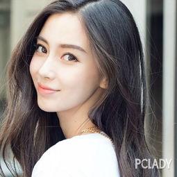 曲珈叶整容前的照片,从素颜到明星的美丽逆袭